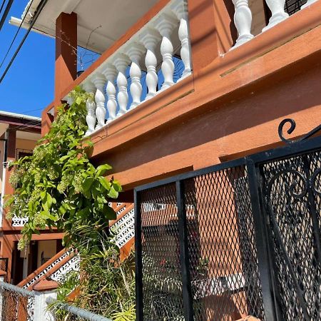 Saint Charles Inn, Belize Central America Punta Gorda Luaran gambar