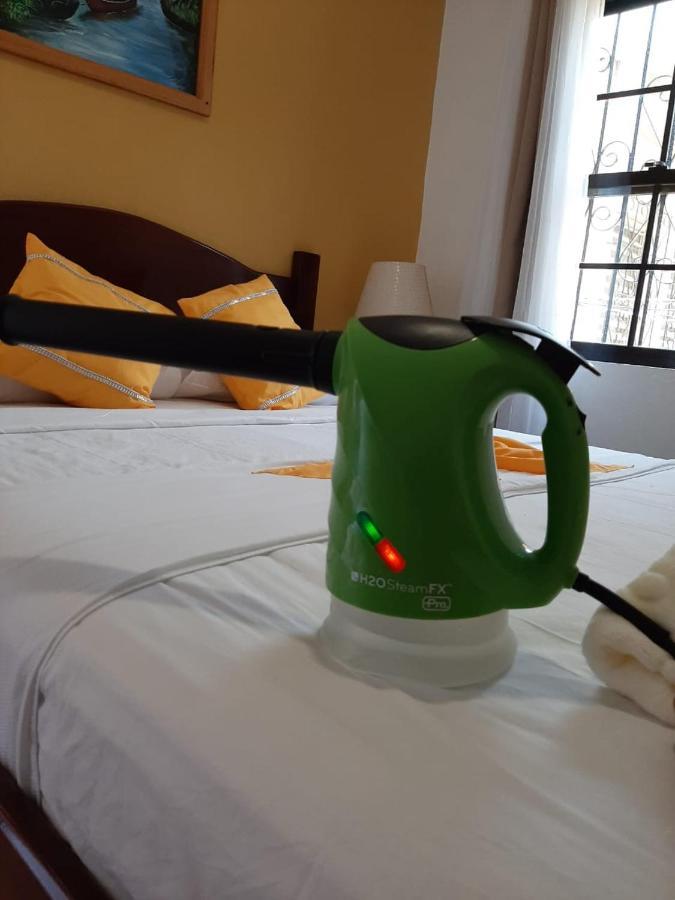 Saint Charles Inn, Belize Central America Punta Gorda Luaran gambar