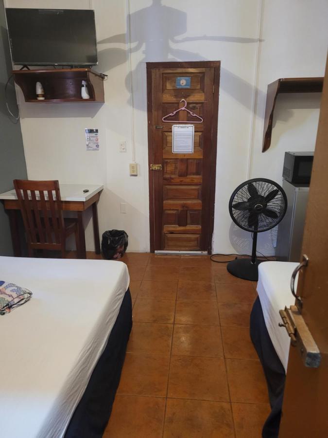 Saint Charles Inn, Belize Central America Punta Gorda Luaran gambar