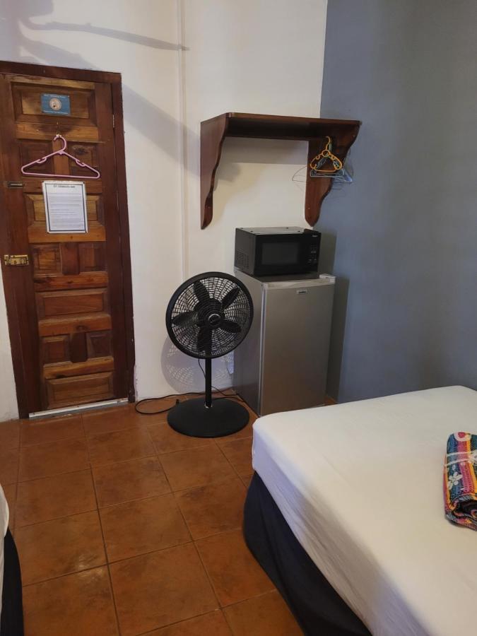 Saint Charles Inn, Belize Central America Punta Gorda Luaran gambar