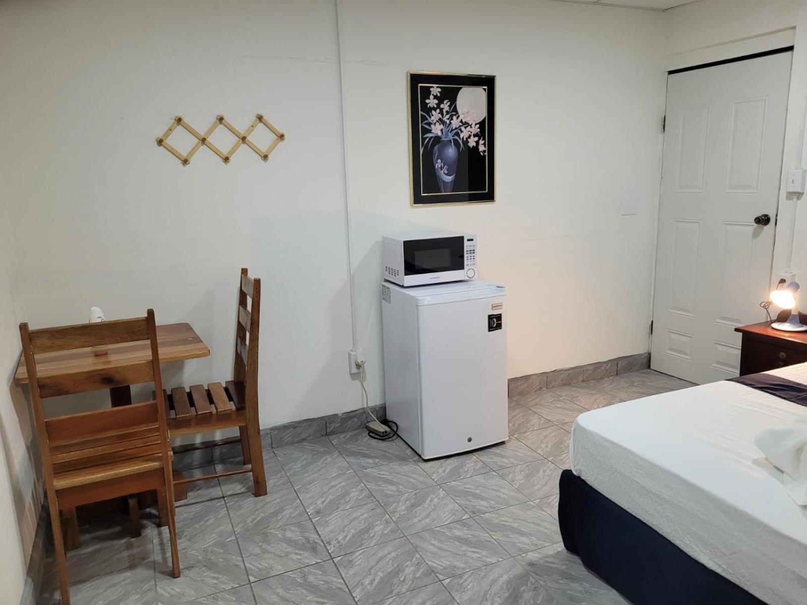 Saint Charles Inn, Belize Central America Punta Gorda Luaran gambar